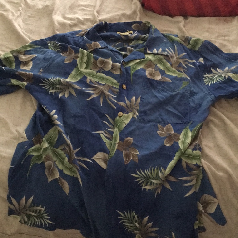 blue flower print men’s shirt size large